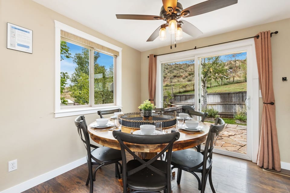 House, Multiple Beds, Patio, Garden View (4928 W. Eisenhower Blvd. Loveland) | Dining