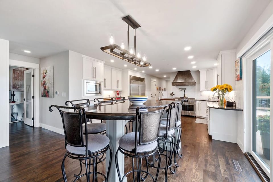 House, Multiple Beds, Patio, Mountain View (4201 Picadilly Dr) | Private kitchen | Fridge, microwave, oven, stovetop