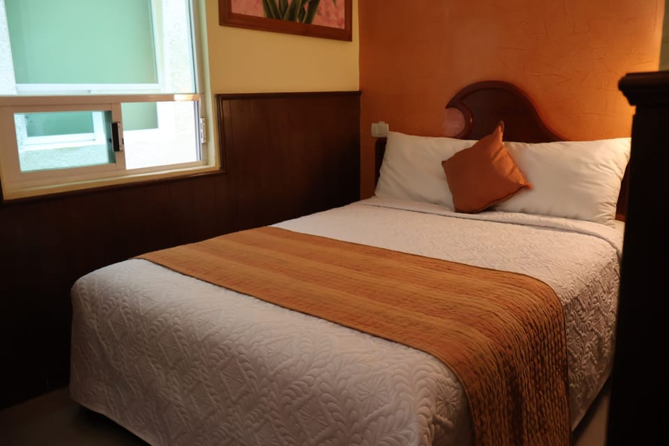 Standard Room | Desk, free WiFi