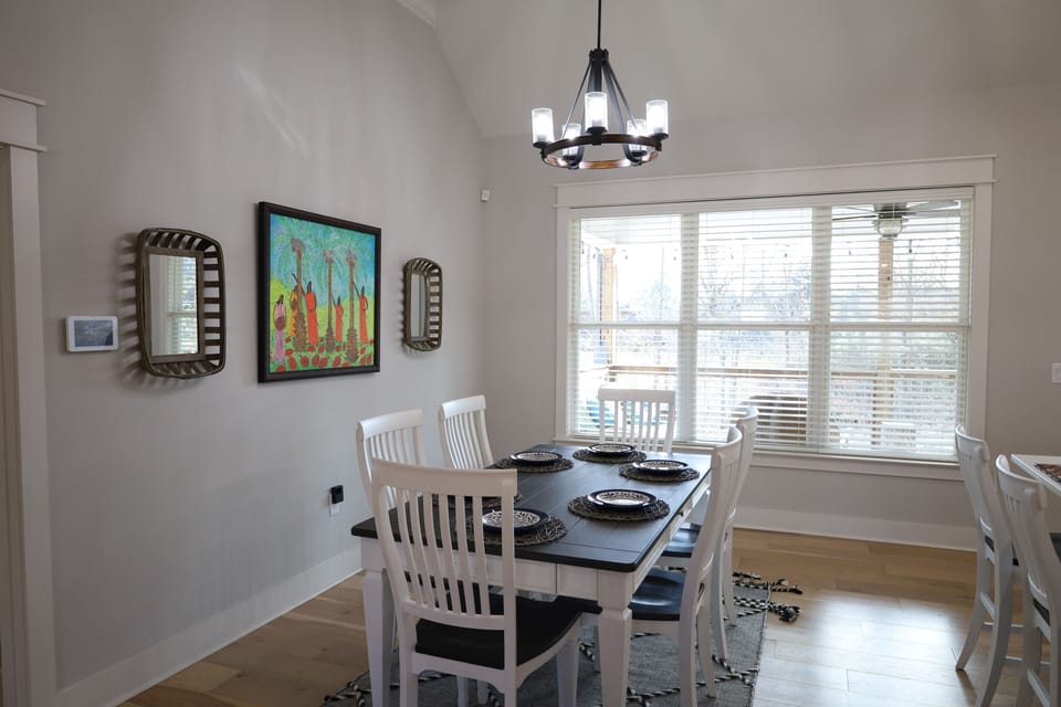 Dining area that sits 6 at the table and 3 at the counter.