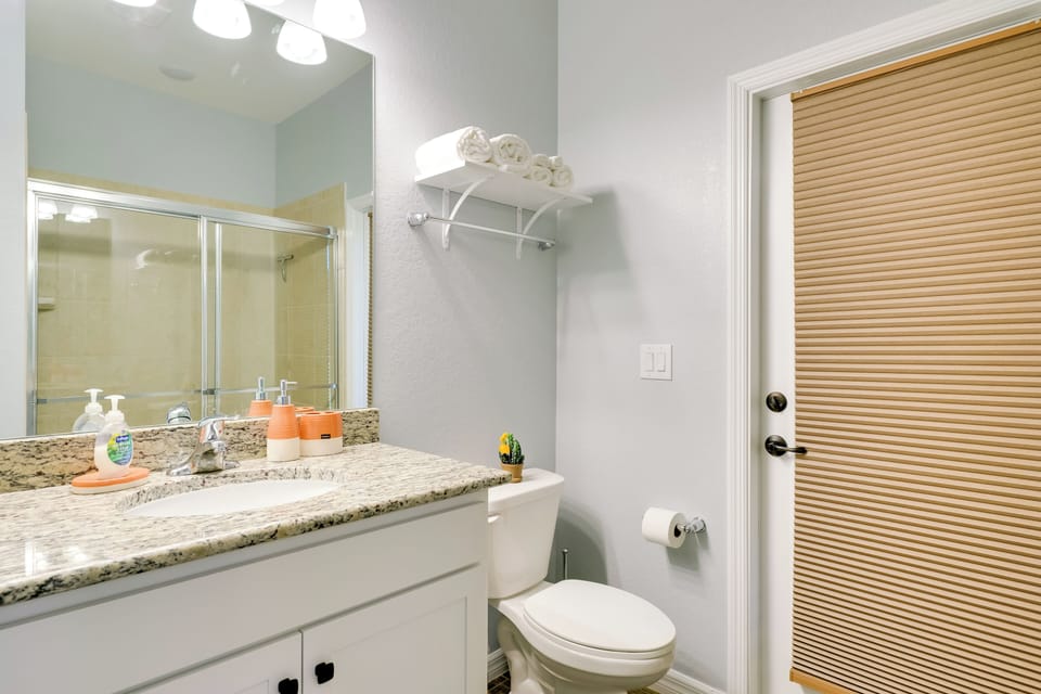 Bathroom | Towels Provided | Complimentary Toiletries