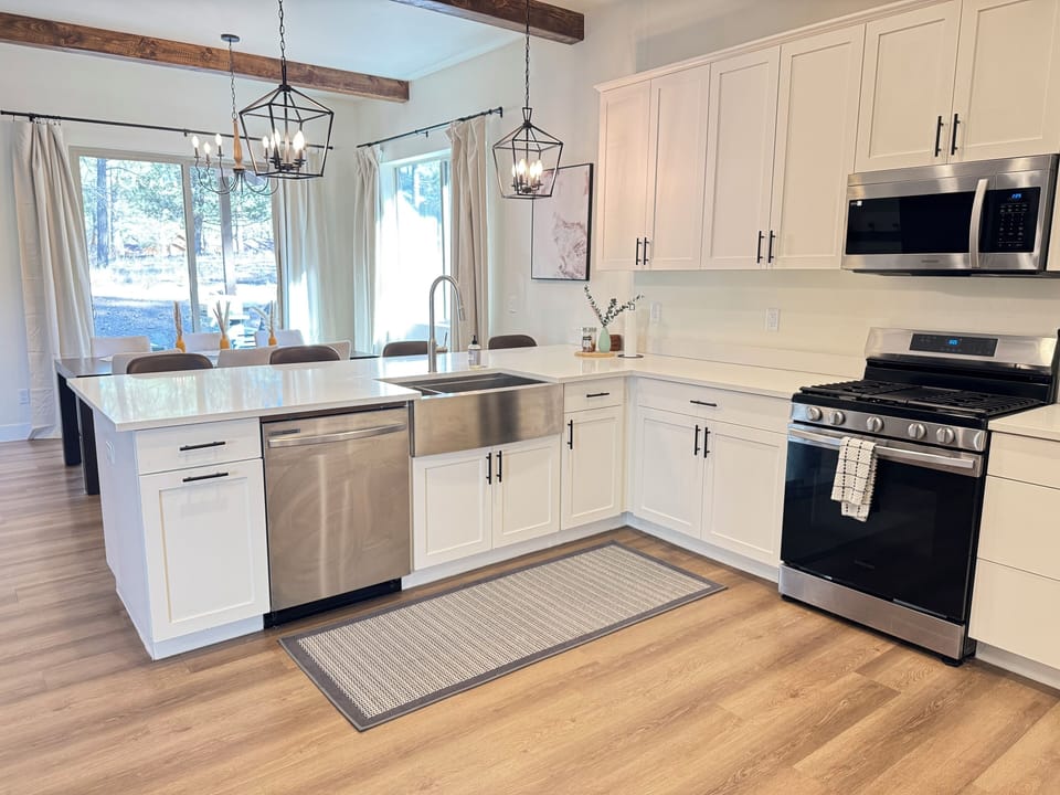 Fully equipped spacious kitchen