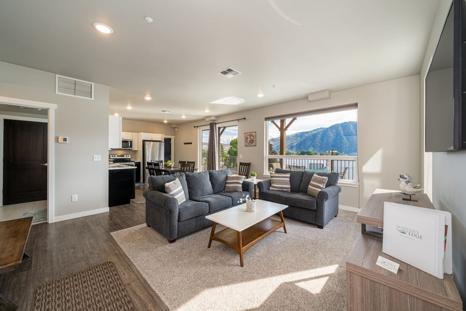 Condo, 3 Bedrooms | Interior