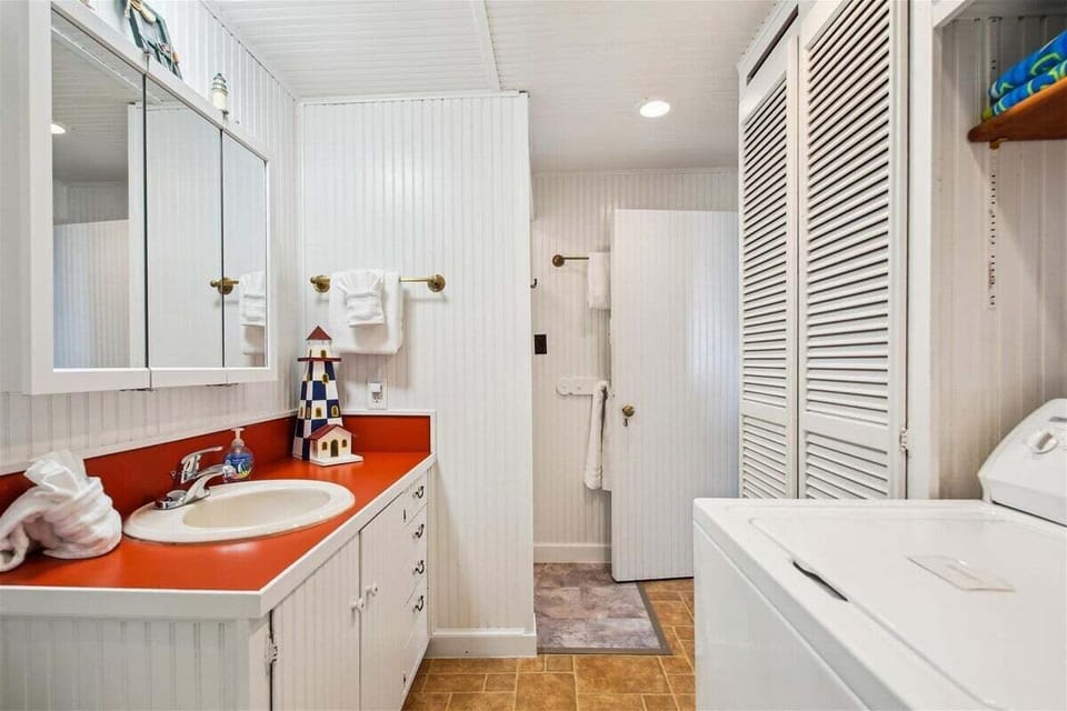 Laundry Area at Haystack Close South