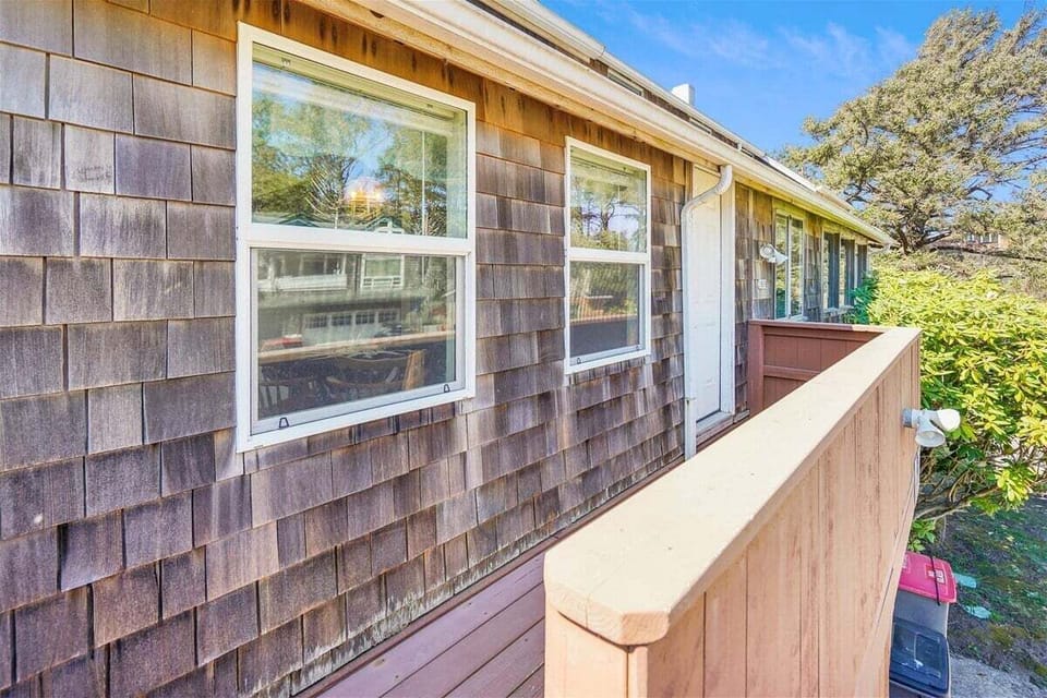 Deck  Entry at Haystack Close South