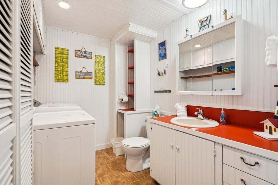 Main Level Bathroom at Haystack Close South