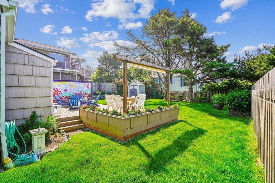 Backyard at Sandpiper Cottage