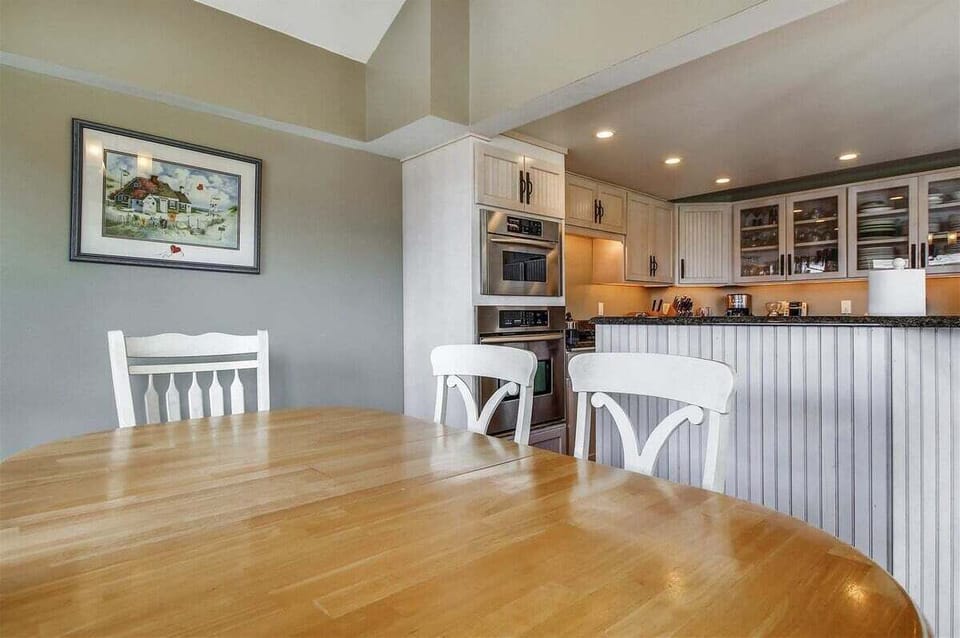 Dining at Quail Cove