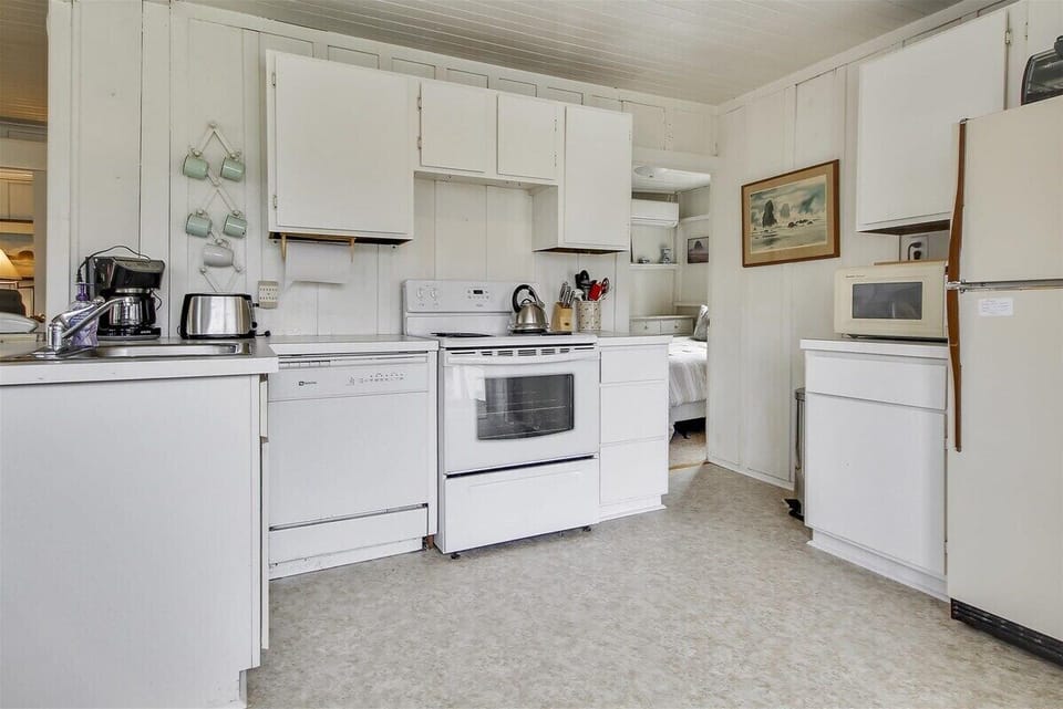 Kitchen at Sisters
