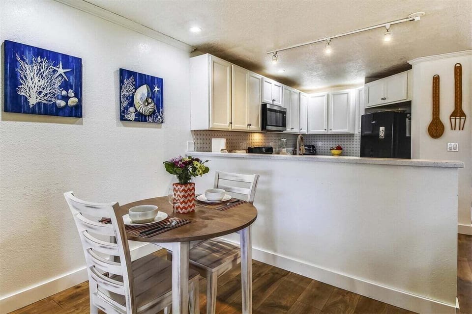 Dining Area at Sandcastle B3