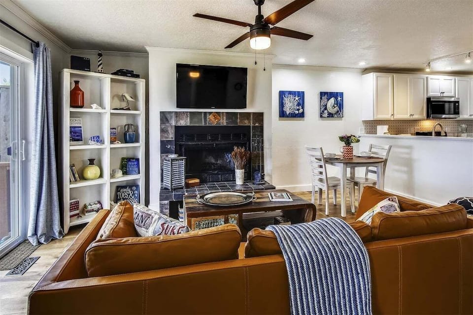 Living Room at Sandcastle B3