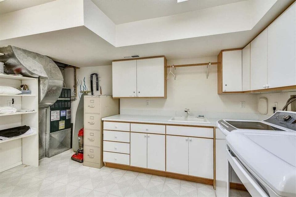 Laundry Room at CB Sands