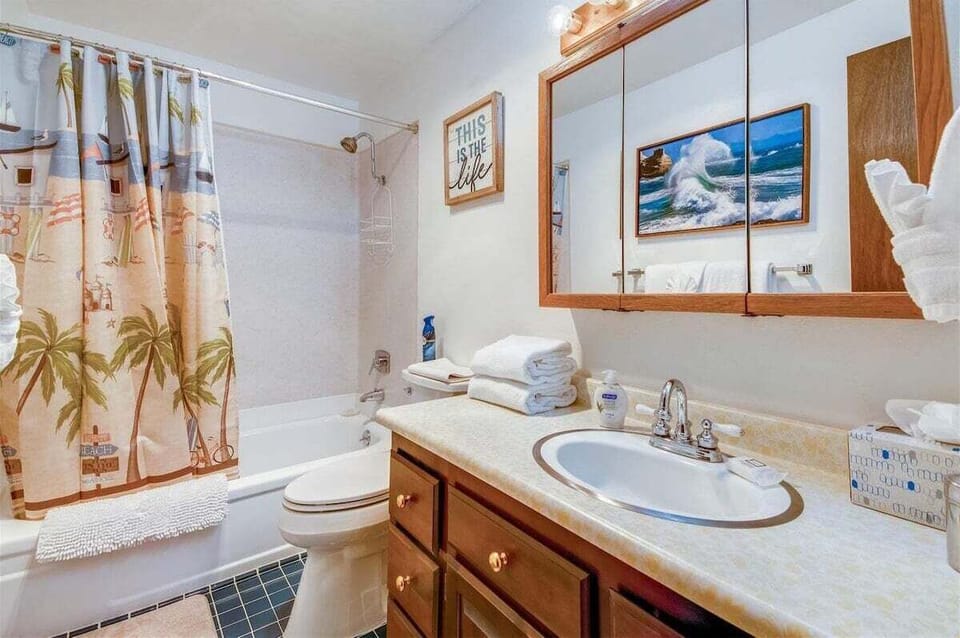 Bathroom at D&D Retreat