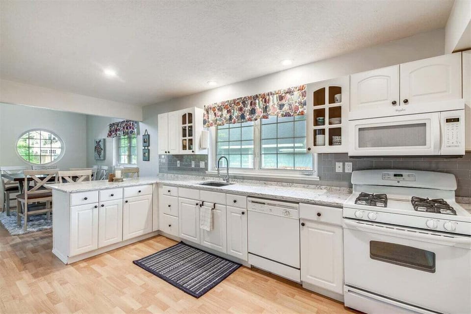 Kitchen at Beach Walk