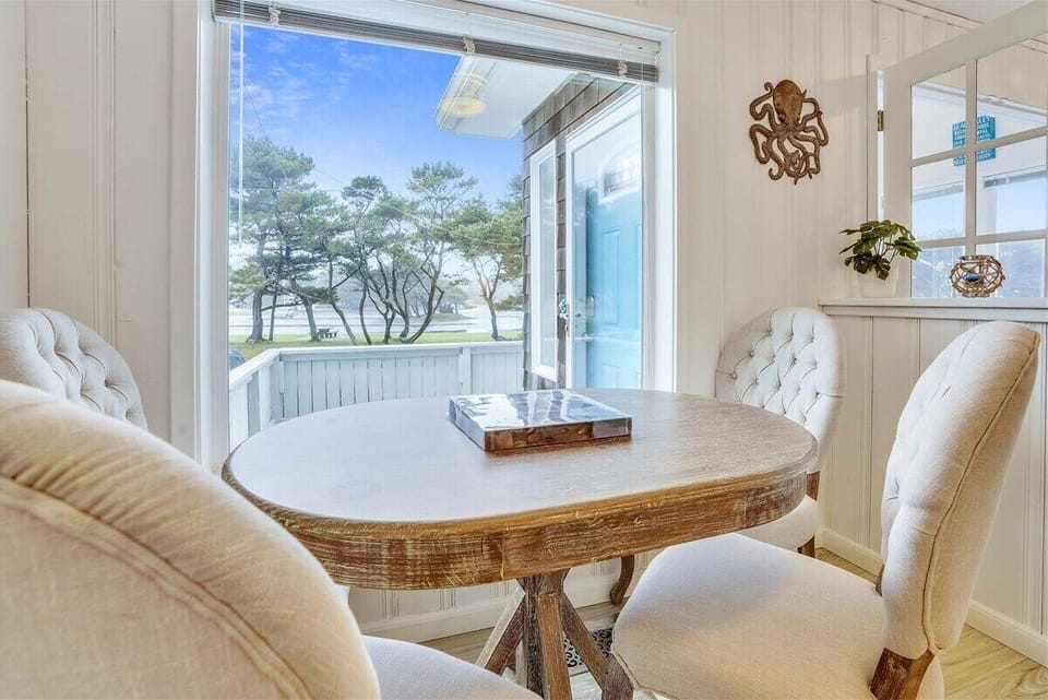 Game Table Nook at Sandy Owl