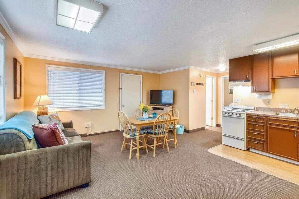 Main Living Area at Sandcastle 602