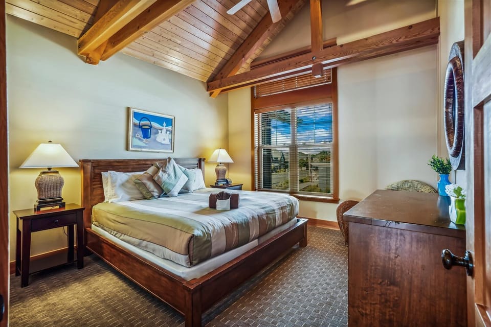 King Bedroom at The Lodges A2