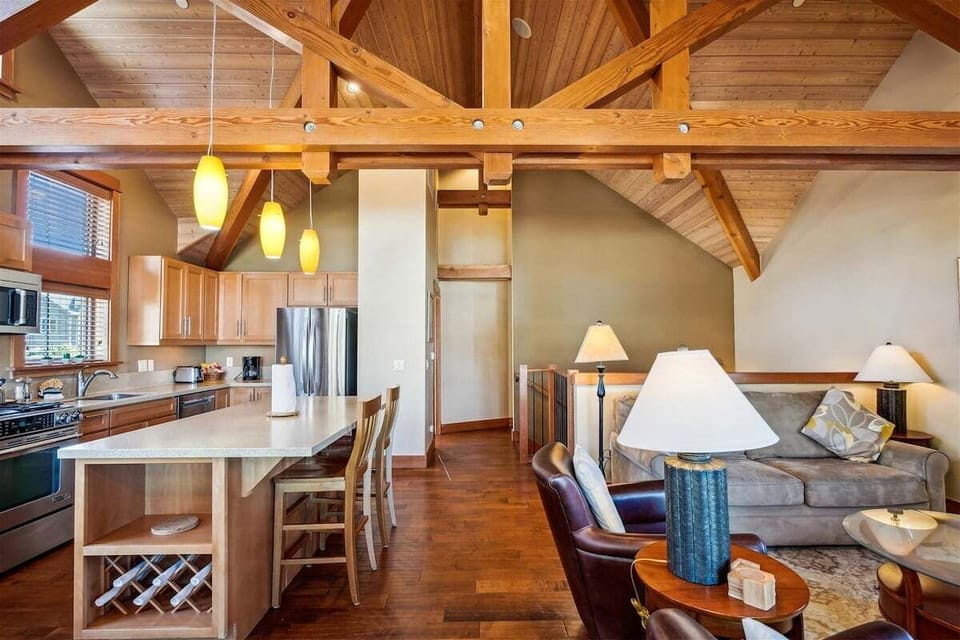 Main Living Area at The Lodges B2