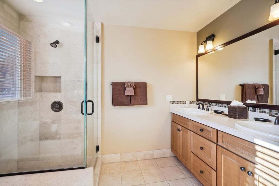 Master Bathroom at The Lodges B2