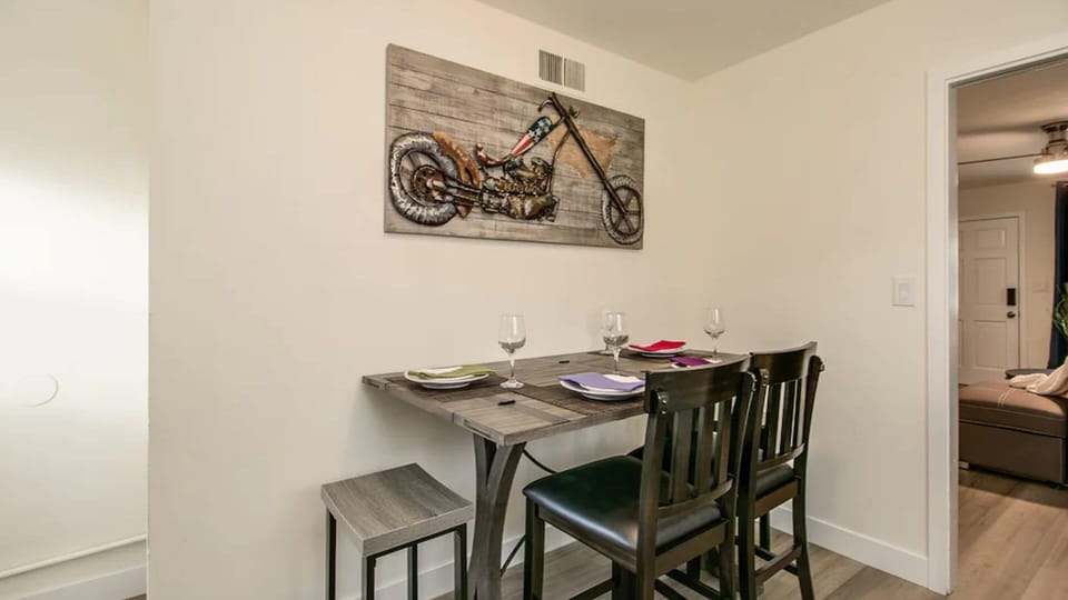 Studio (2 Bedrooms) | Private kitchen | Fridge, microwave, oven