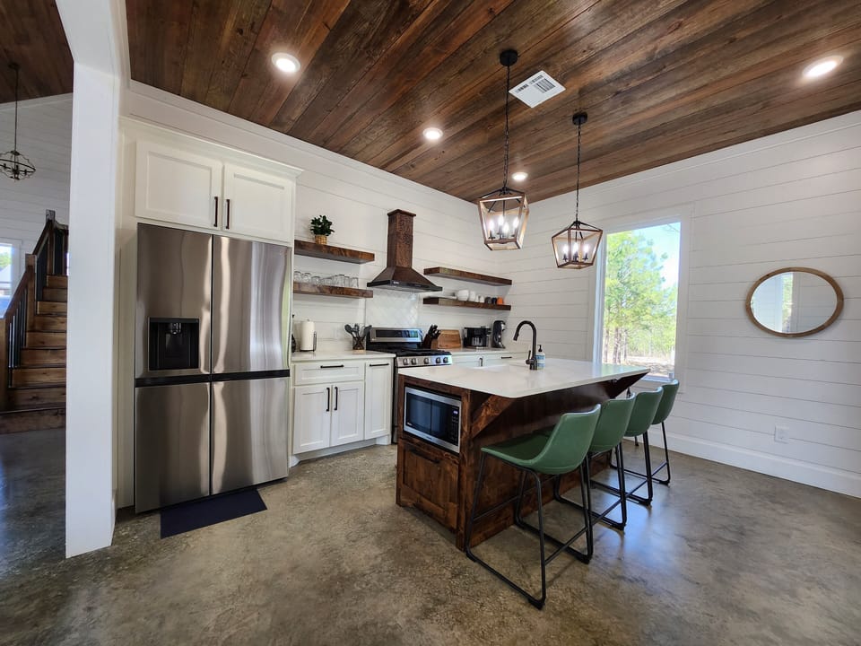 Luxury kitchen and bar stools - fully stocked w/sliding door to patio