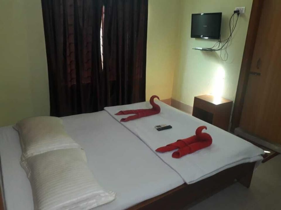 Deluxe Room | Desk