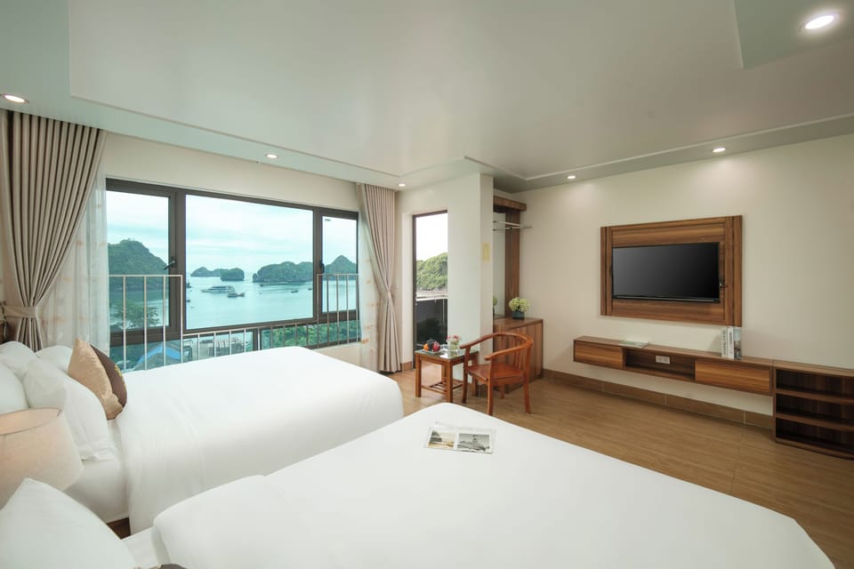 Panoramic Penthouse | Minibar, free WiFi