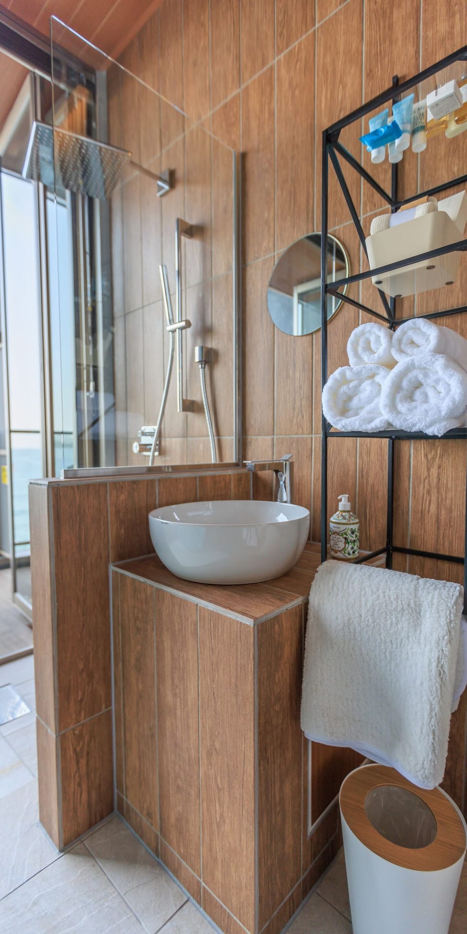 Superior Triple Room | Bathroom | Jetted tub, rainfall showerhead, designer toiletries, hair dryer