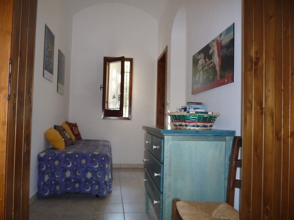 Passage with extra bed
Disimpegno con letto aggiuntivo