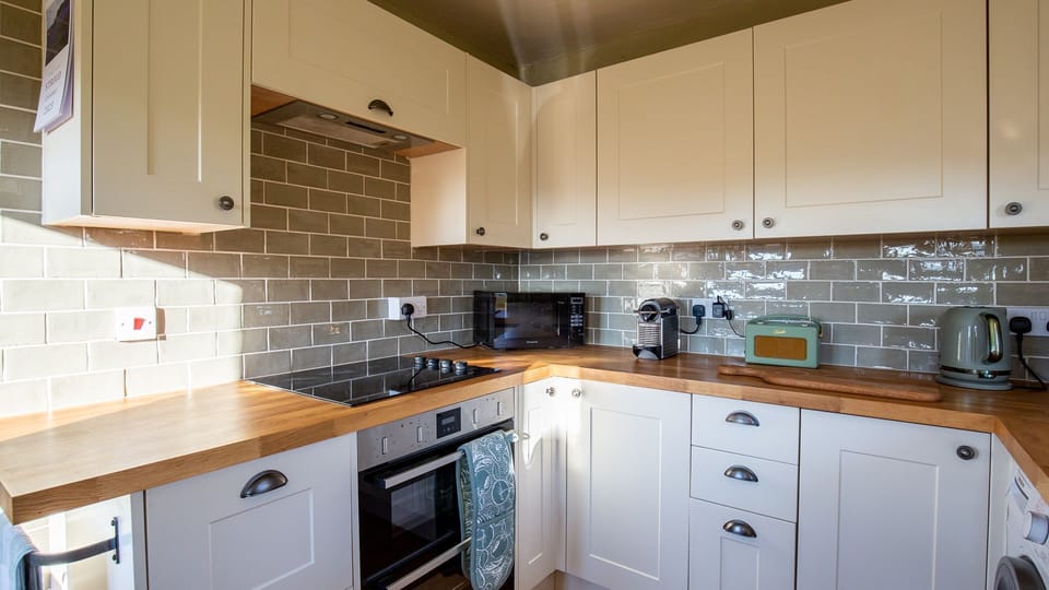 Kitchen, Rose Cottage Rodborough, Bolthole Retreats