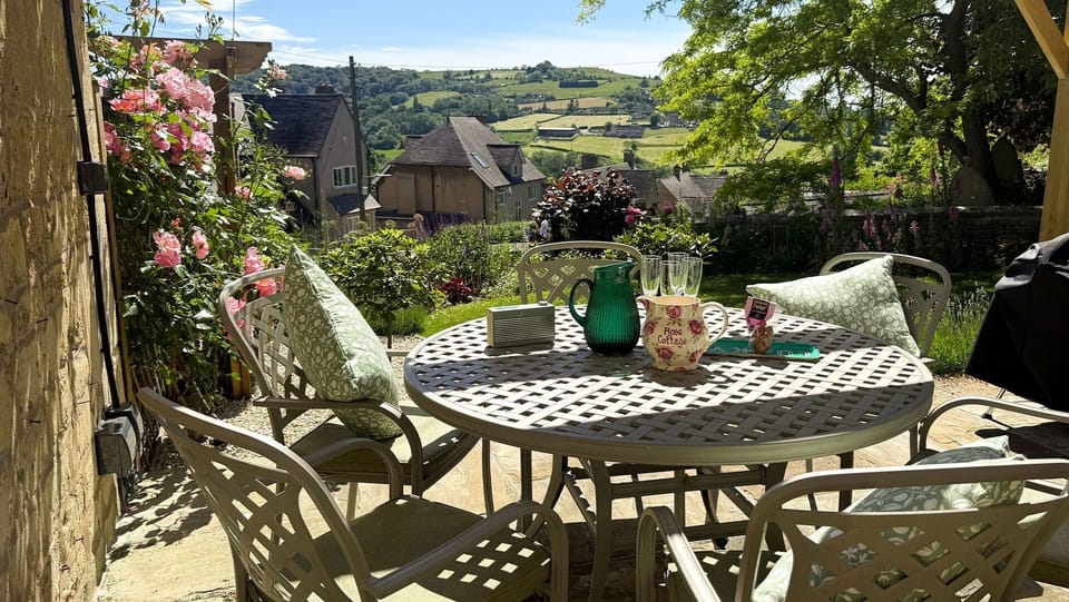 Gorgeous View, Rose Cottage Rodborough, Bolthole Retreats
