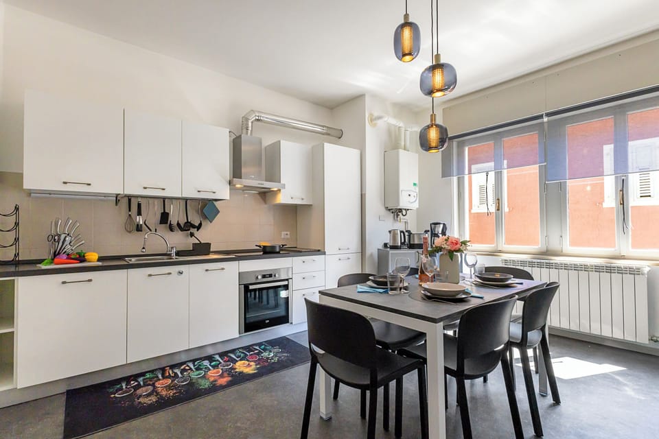Family Apartment, 2 Bedrooms, Balcony (Appartamento Fabio Few Min From Lake) | Private kitchen