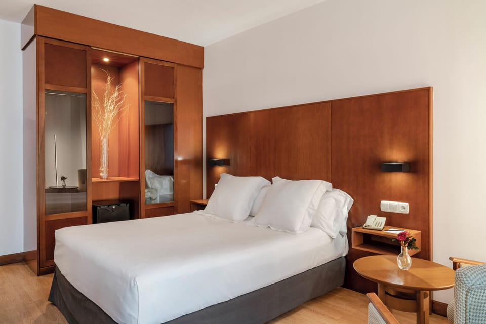 Down comforters, minibar, in-room safe, desk