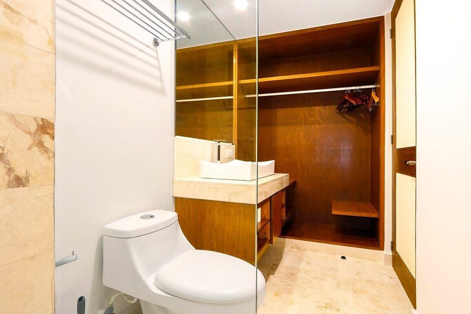 2nd Bathroom