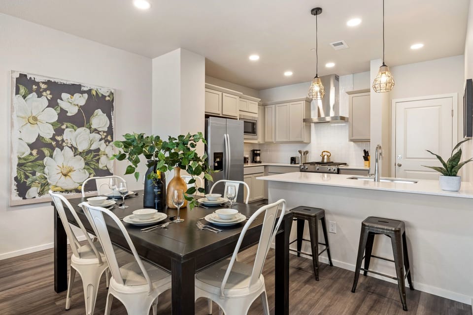 House, Multiple Beds, Patio, Garden View (2838 Barnstormer St Unit #2) | Private kitchen | Fridge, microwave, oven, stovetop
