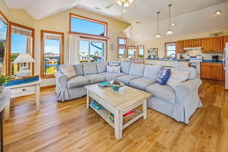 Surf or Sound Realty - 1012 - Summer School - Great Room -2