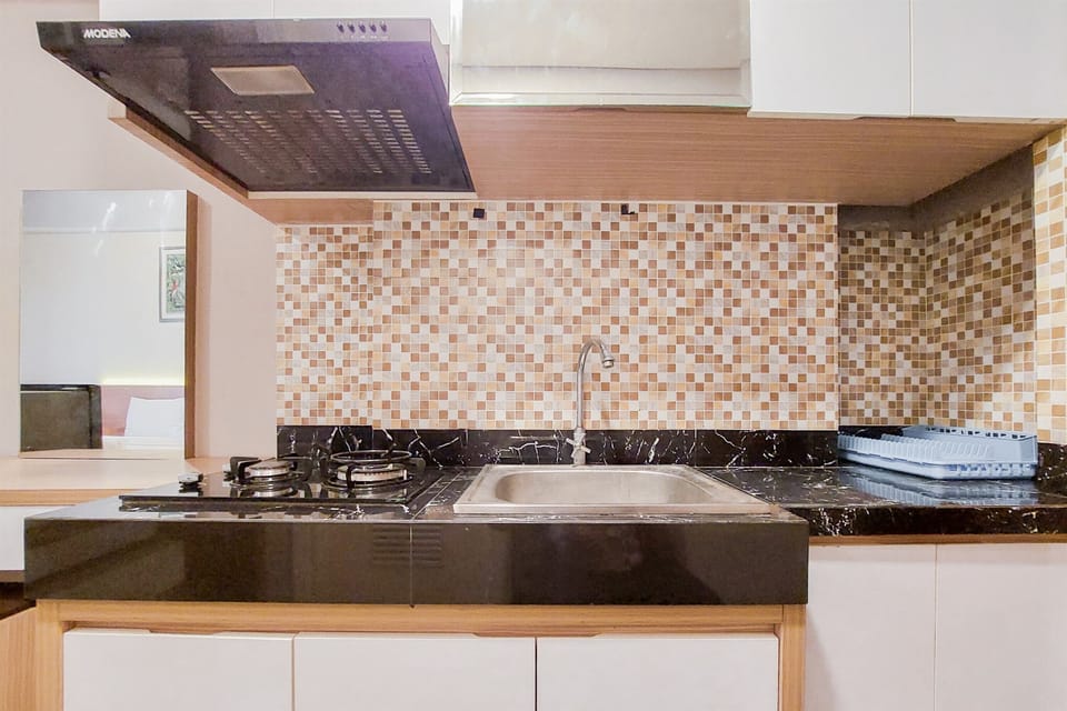 Studio | Private kitchen | Fridge, stovetop, cookware/dishes/utensils