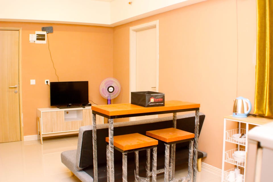 Apartment, 2 Bedrooms | Dining room
