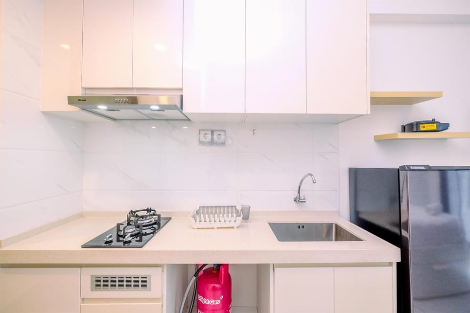 Studio | Private kitchen | Fridge, stovetop, cookware/dishes/utensils