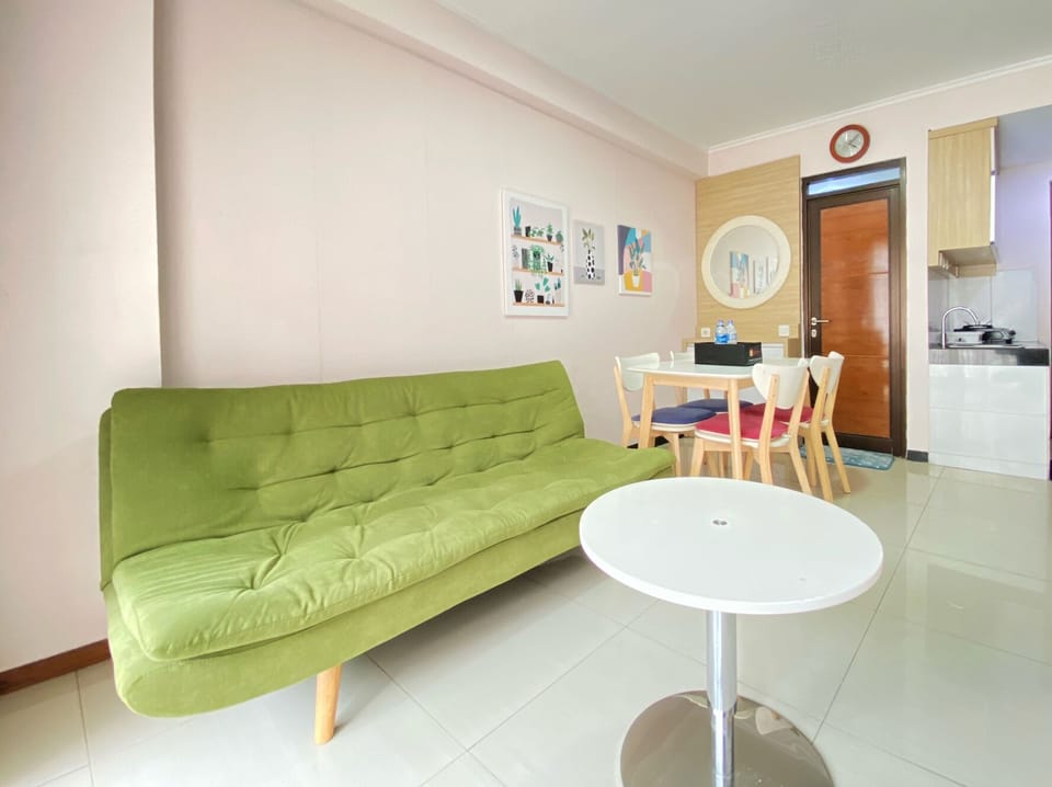 Apartment, 2 Bedrooms | Living room | TV