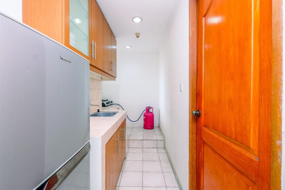 Apartment, 3 Bedrooms | Private kitchen | Fridge, stovetop, cookware/dishes/utensils