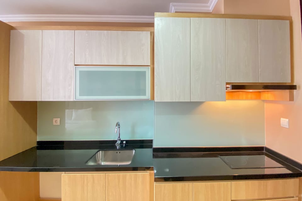 Studio | Private kitchen | Fridge, stovetop, cookware/dishes/utensils