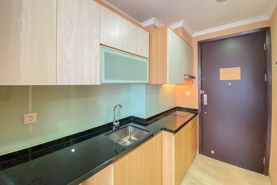 Studio | Private kitchen | Fridge, stovetop, cookware/dishes/utensils