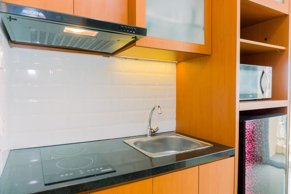 Studio | Private kitchen | Fridge, stovetop, cookware/dishes/utensils