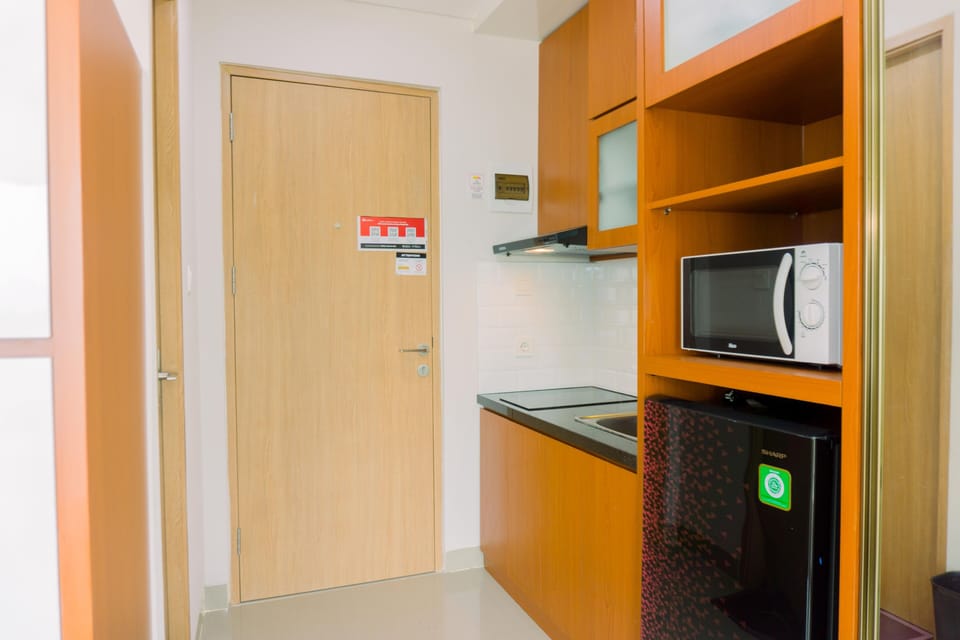 Studio | Private kitchen | Fridge, stovetop, cookware/dishes/utensils