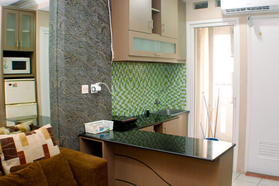Apartment, 2 Bedrooms | Living room | TV