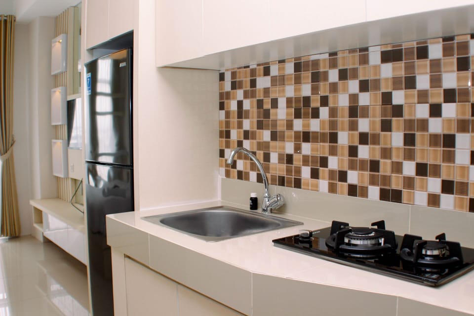 Studio | Private kitchen | Fridge, stovetop, cookware/dishes/utensils