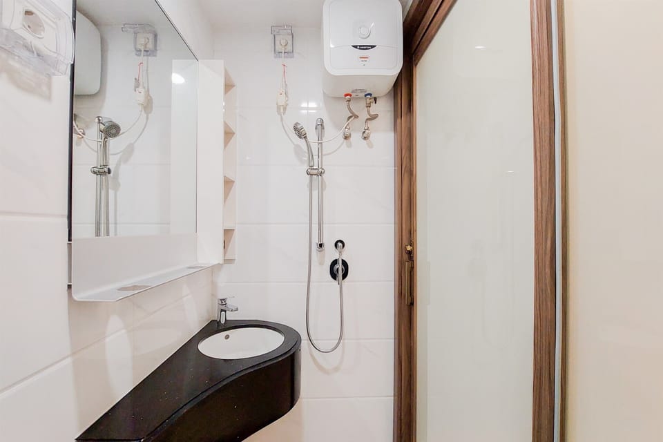 Studio Room With Simply Look At Sky House Bsd Near Aeon Apartment in Indonesia