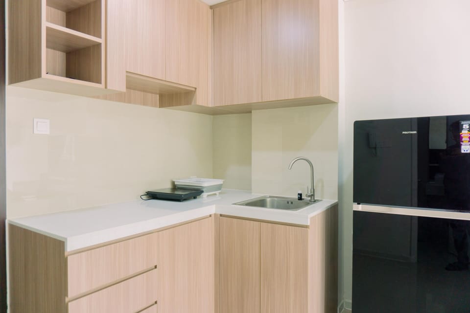 Studio | Private kitchen | Fridge, stovetop, cookware/dishes/utensils