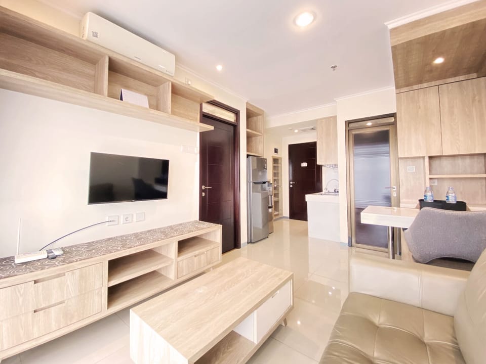 Apartment, 1 Bedroom | Living room | TV
